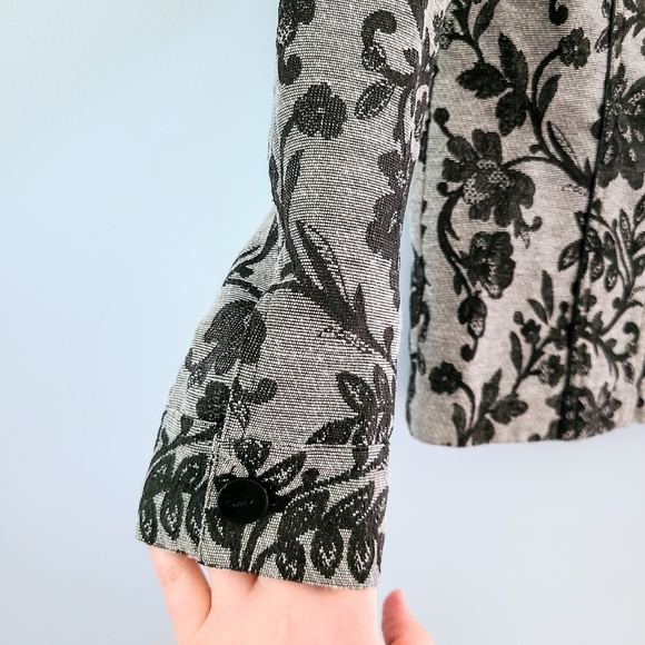 Like-New! Multiples Light Grey & Black Jacobean Floral Pattern Blazer Jacket - Picture 3 of 6